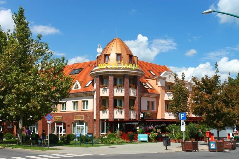 Hotel Jarja Hajdúszoboszló Exteriör bild