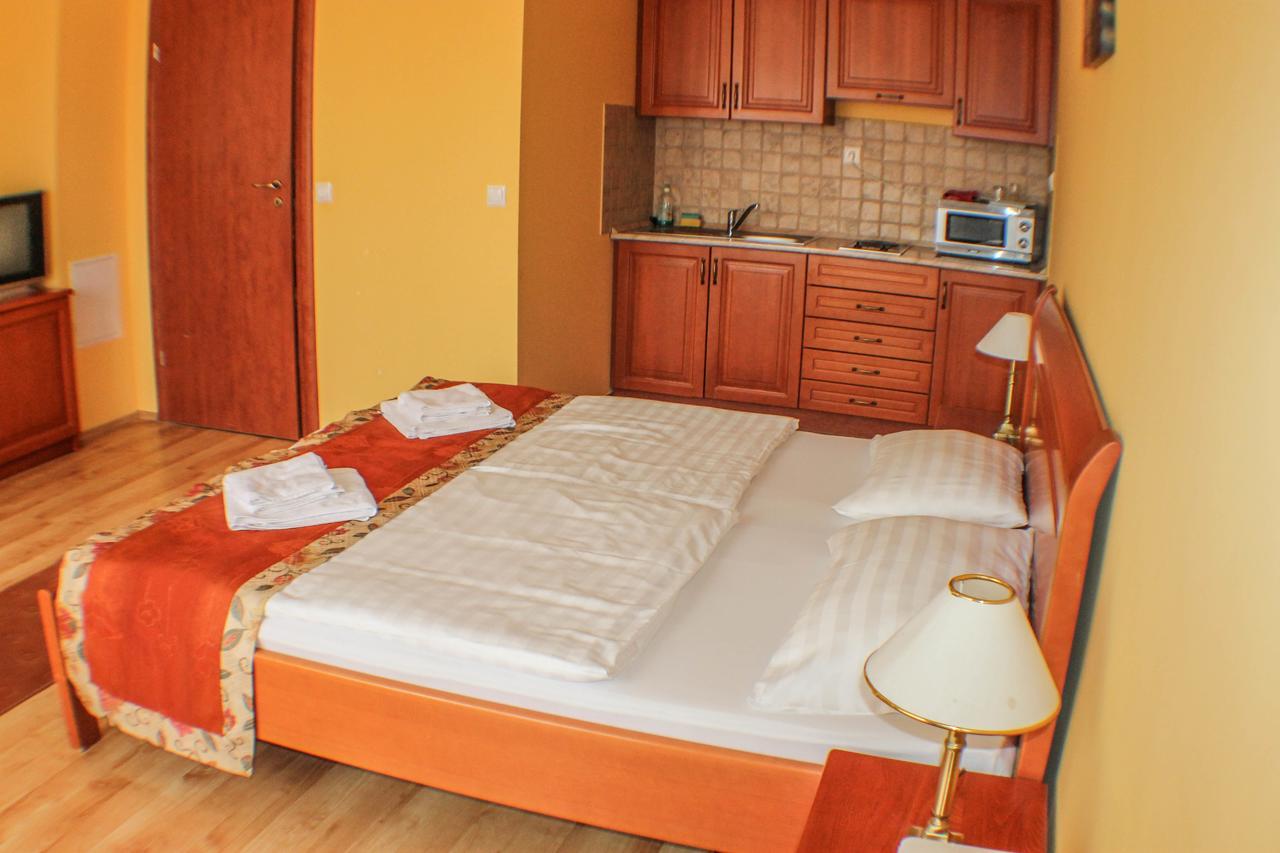 Hotel Jarja Hajdúszoboszló Exteriör bild