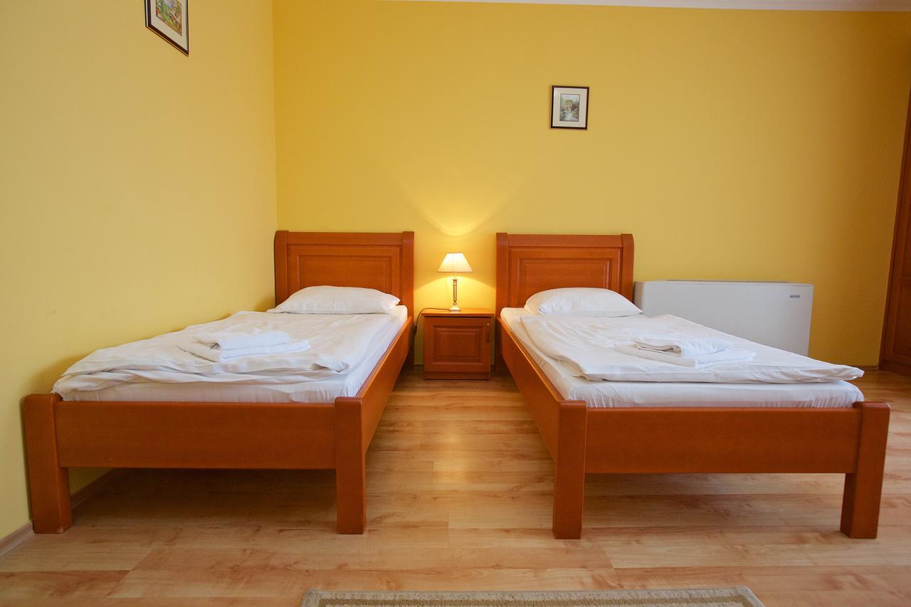 Hotel Jarja Hajdúszoboszló Exteriör bild